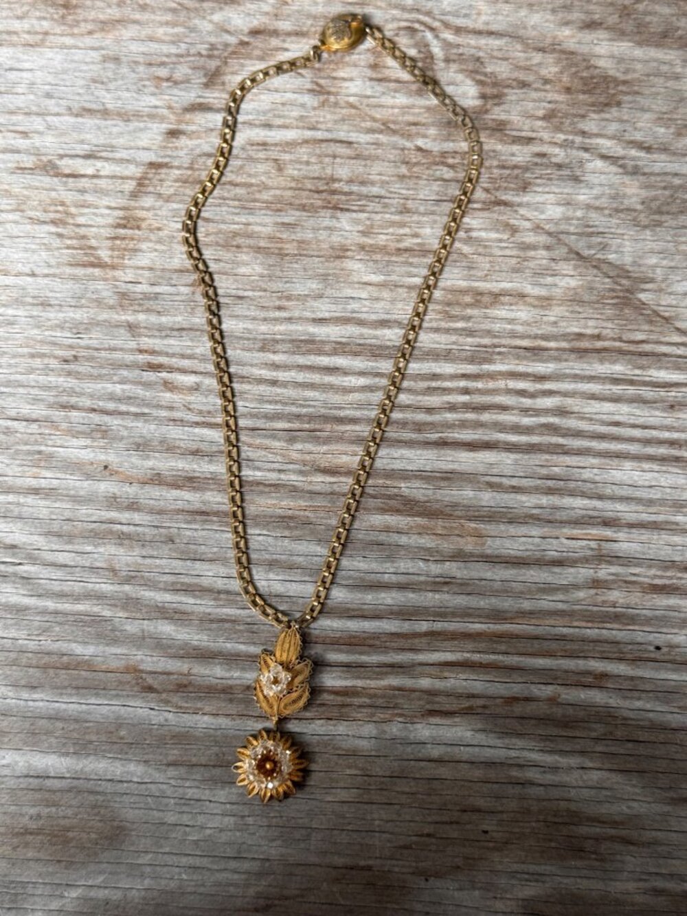 Vintage Gold Tone Filigree Flower Necklace Clear Crystal Floral Drop 18”